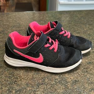 Girls Nike Downshifter size 2.5